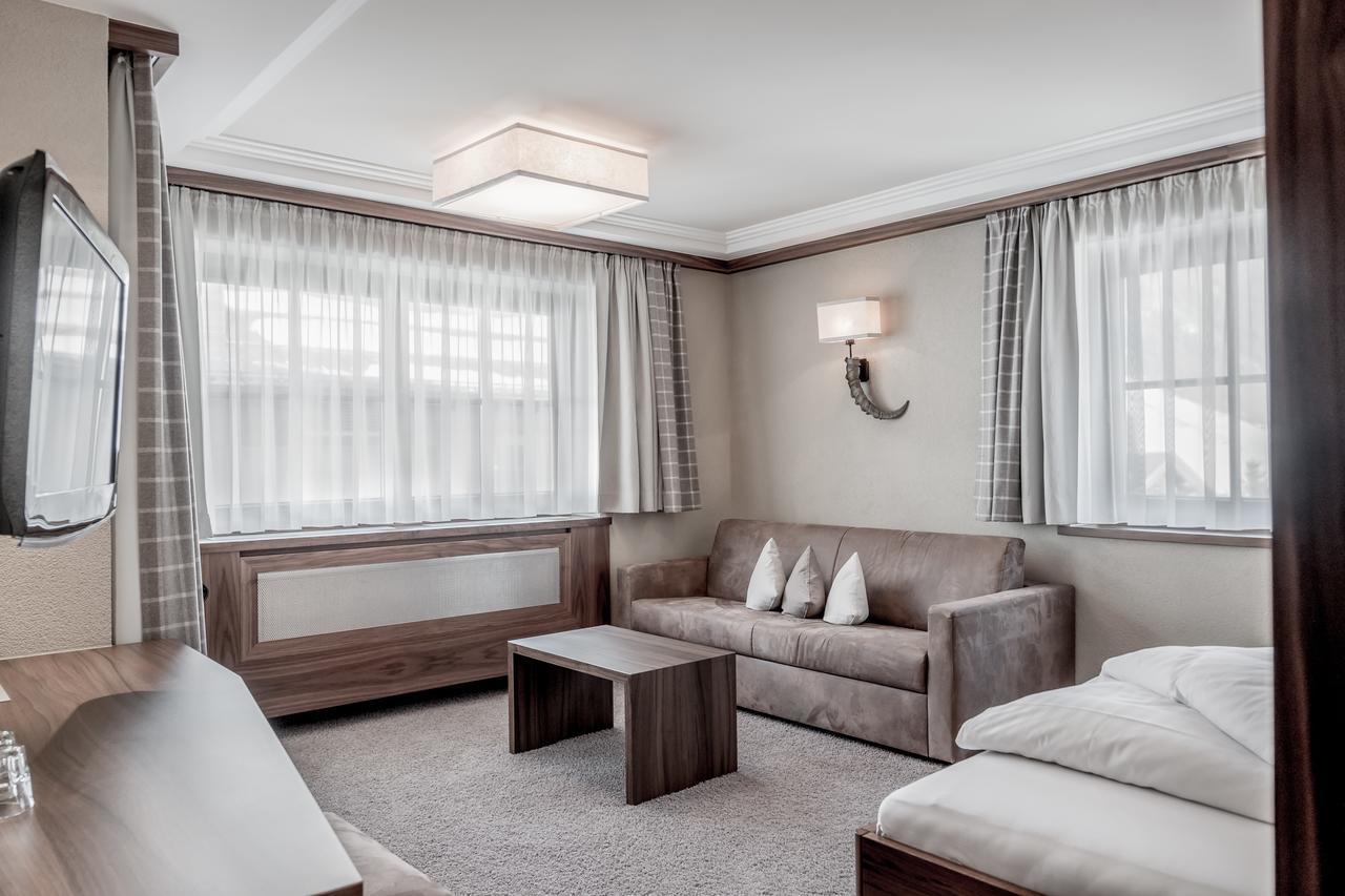 Hotel Garni Caroline Ischgl Buitenkant foto