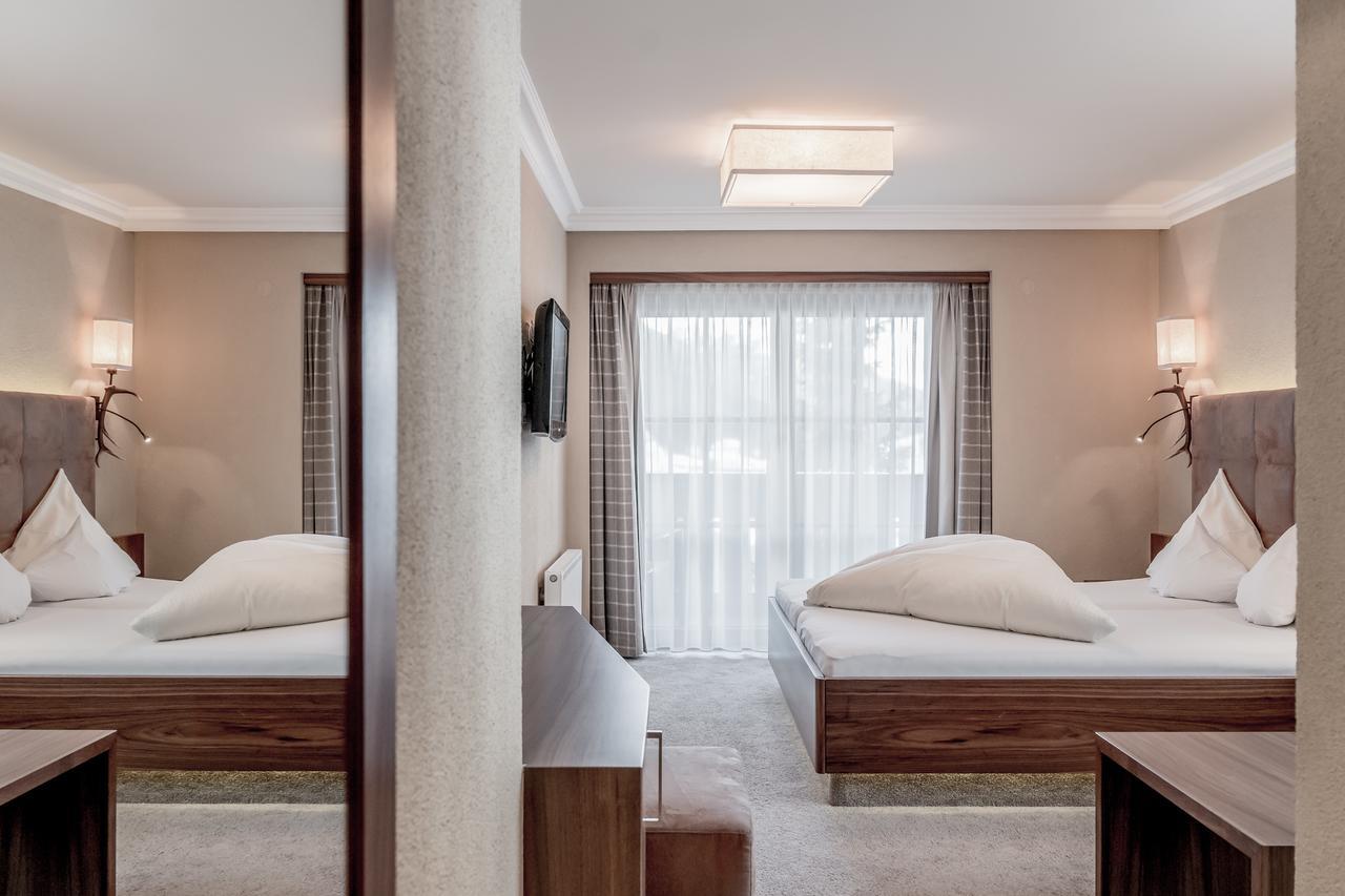 Hotel Garni Caroline Ischgl Buitenkant foto