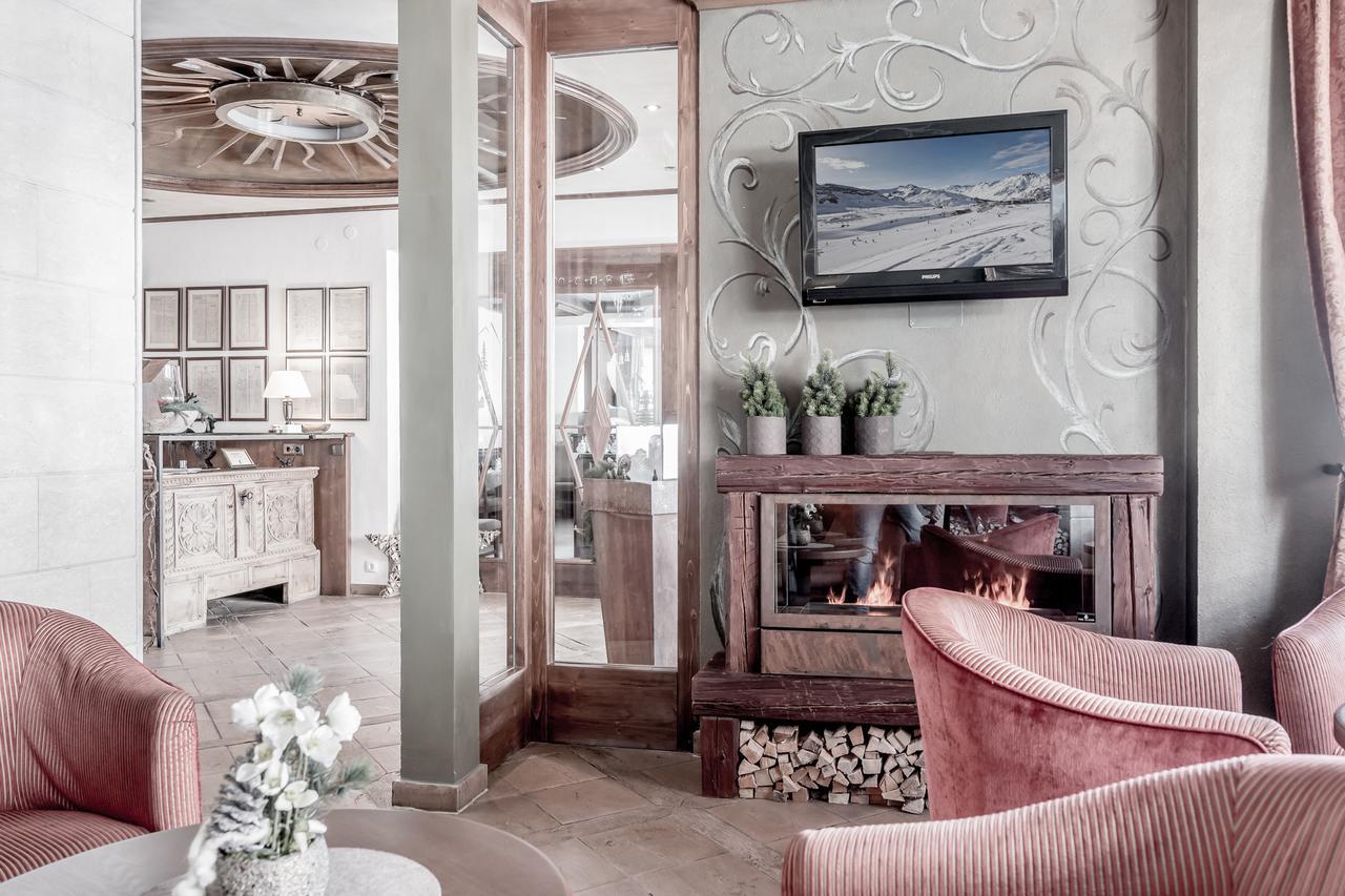 Hotel Garni Caroline Ischgl Buitenkant foto