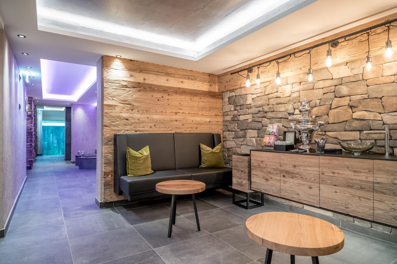 Hotel Garni Caroline Ischgl Buitenkant foto