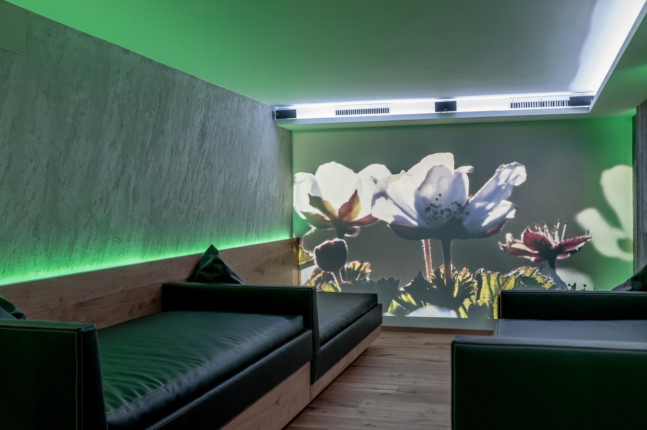 Hotel Garni Caroline Ischgl Buitenkant foto