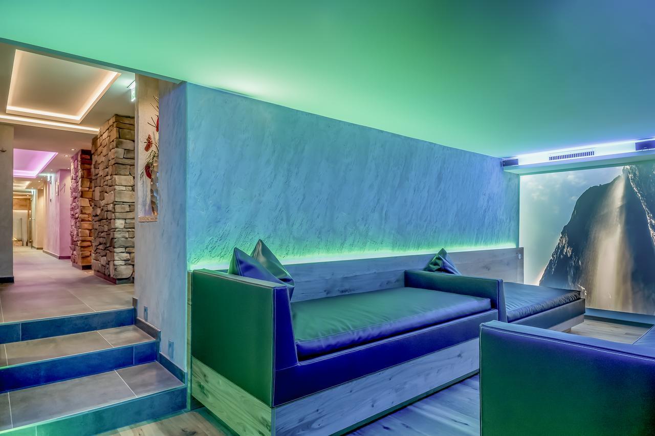 Hotel Garni Caroline Ischgl Buitenkant foto