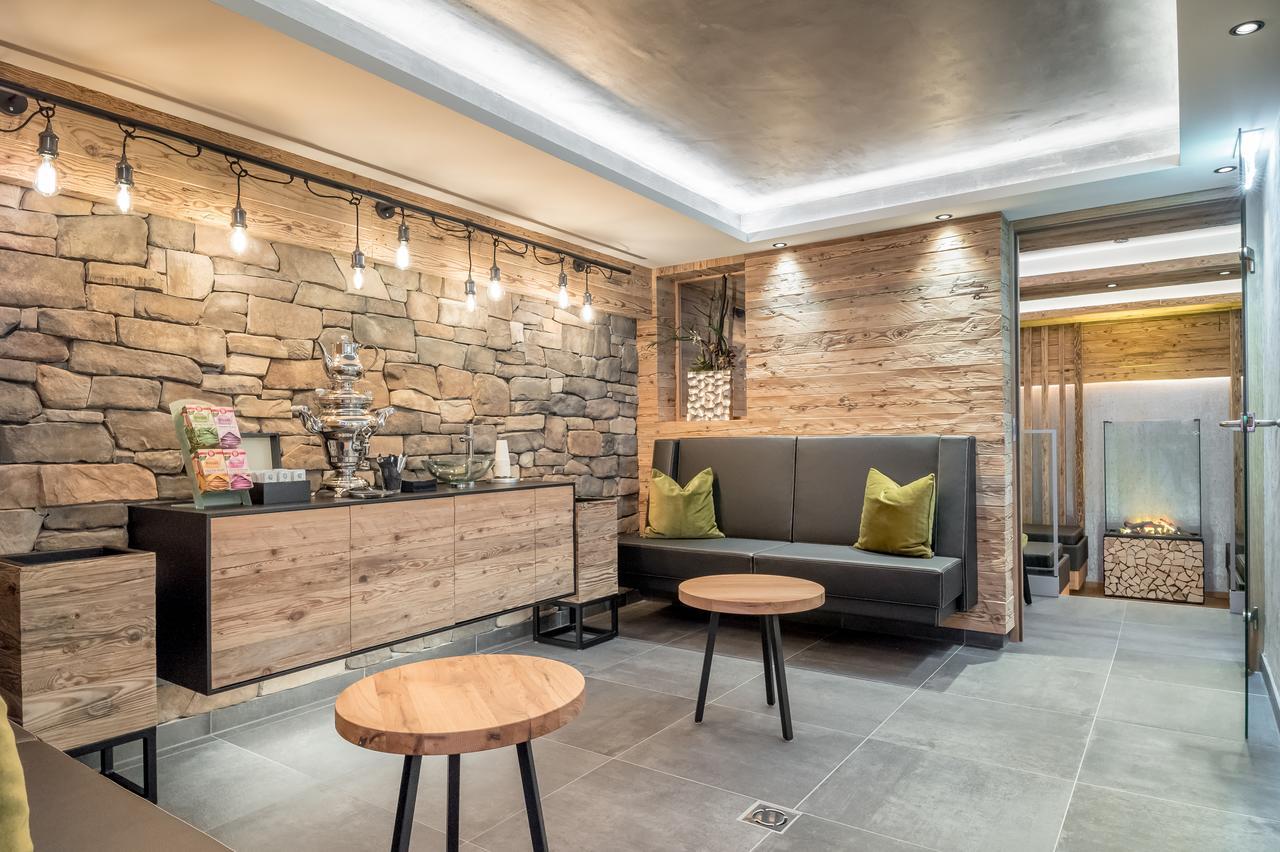 Hotel Garni Caroline Ischgl Buitenkant foto